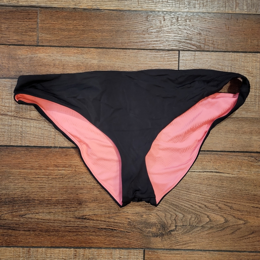 NWOT Victoria Secret Low Wasited Cheeky Bottoms